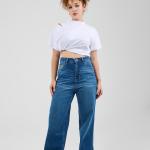 Classic-Straight Mid Blue Denim