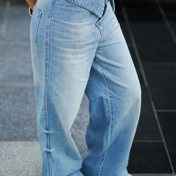 Wide-Leg Light Double Crisp Cuffed Denim