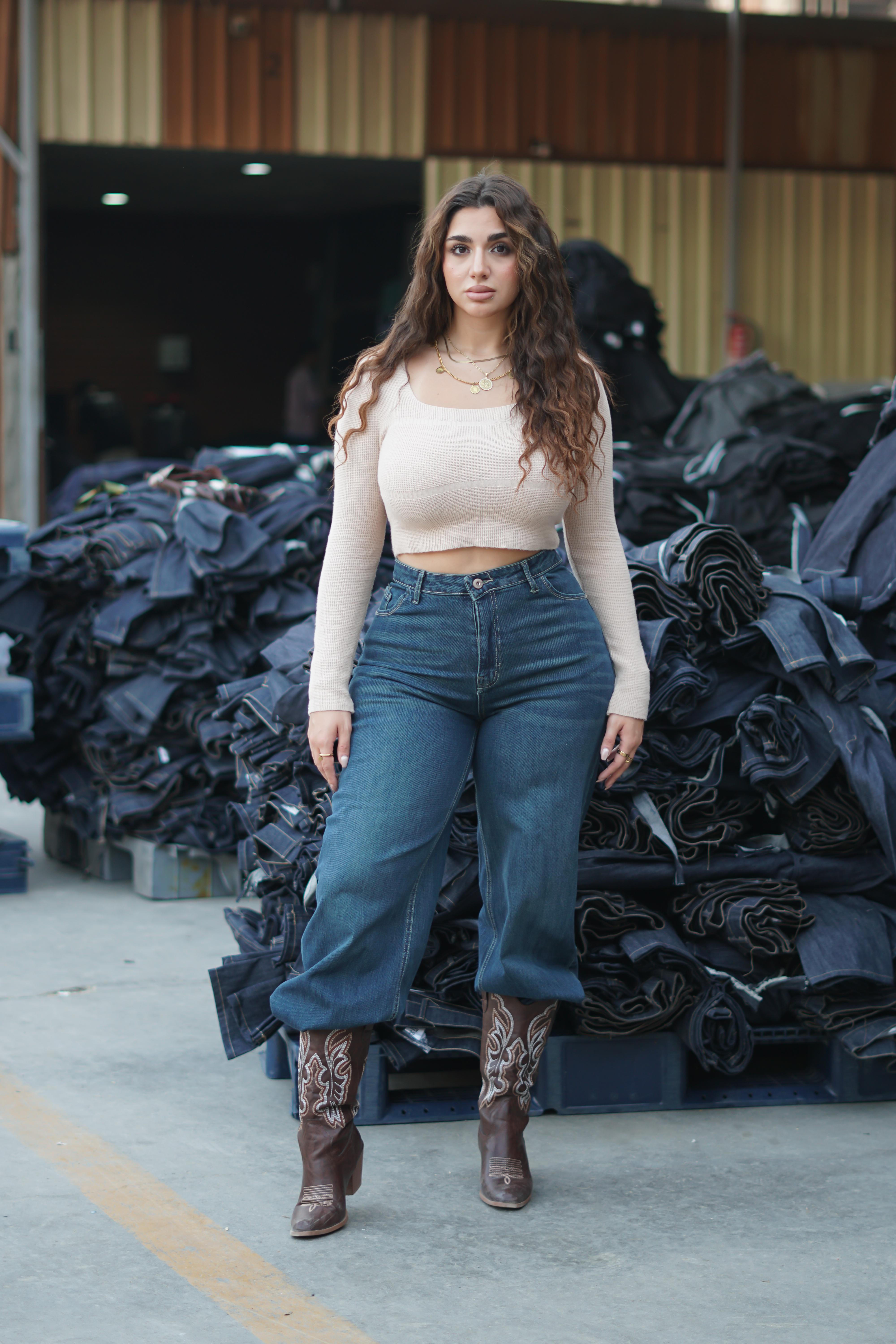 Wide-leg dark washed blue denim