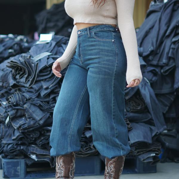 Wide-leg dark washed blue denim